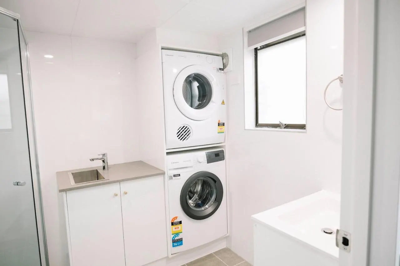 Surfers Paradise- Meters From The Beach! Gold Coast Apartment