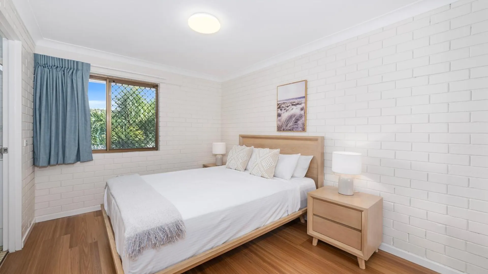 Surfers Paradise- Meters From The Beach! Gold Coast Australia
