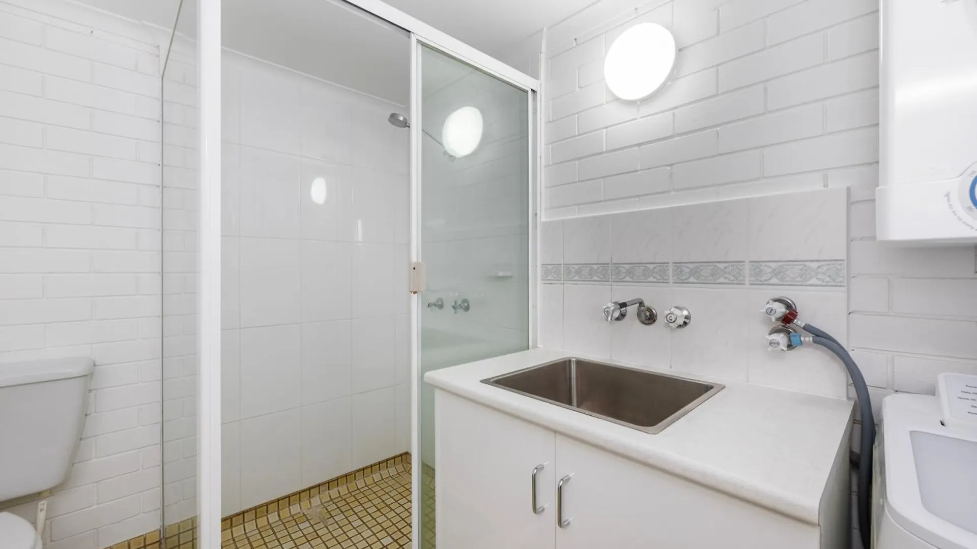 Surfers Paradise- Meters From The Beach! Gold Coast Apartment