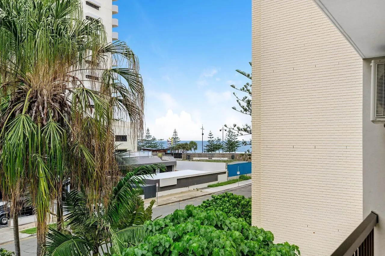 Apartment Surfers Paradise- Meters From The Beach! Gold Coast