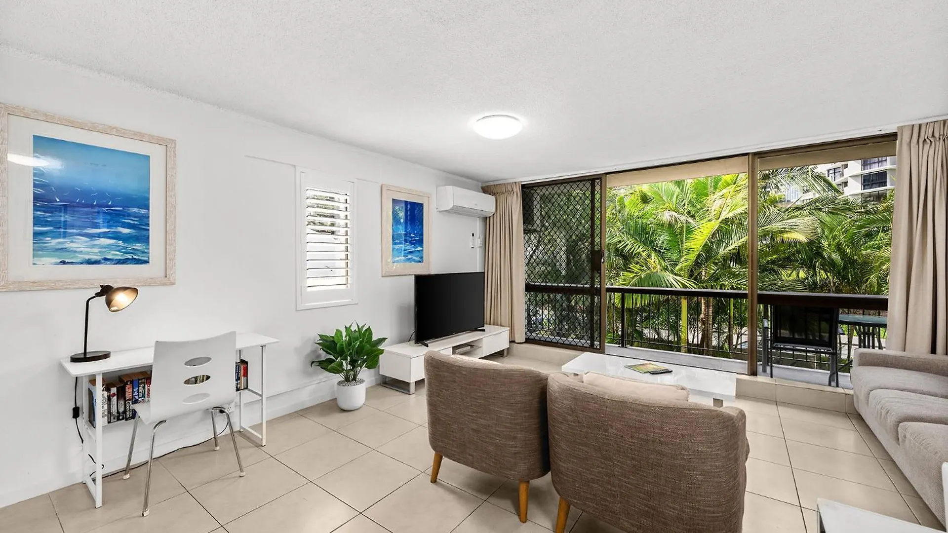 Surfers Paradise- Meters From The Beach! Gold Coast Apartment